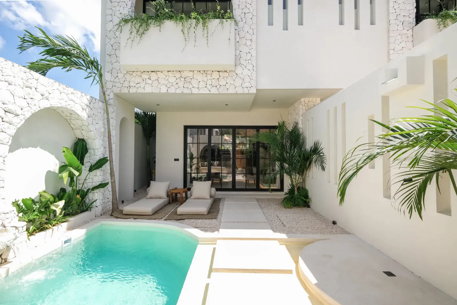 A CHIC PERERENAN HIDEAWAY WITH POOL BAR AND MODERN COMFORT
