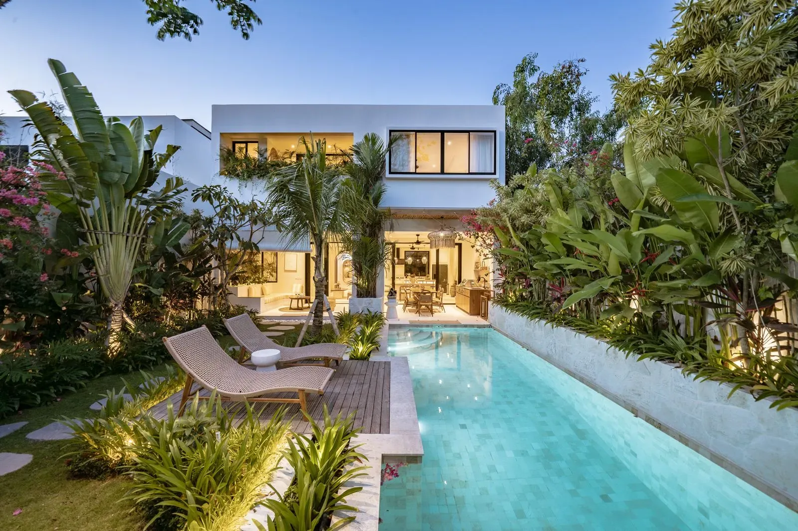 THE ULUWATU ADDRESS BETWEEN TEMPLE, CLIFFS & OCEAN