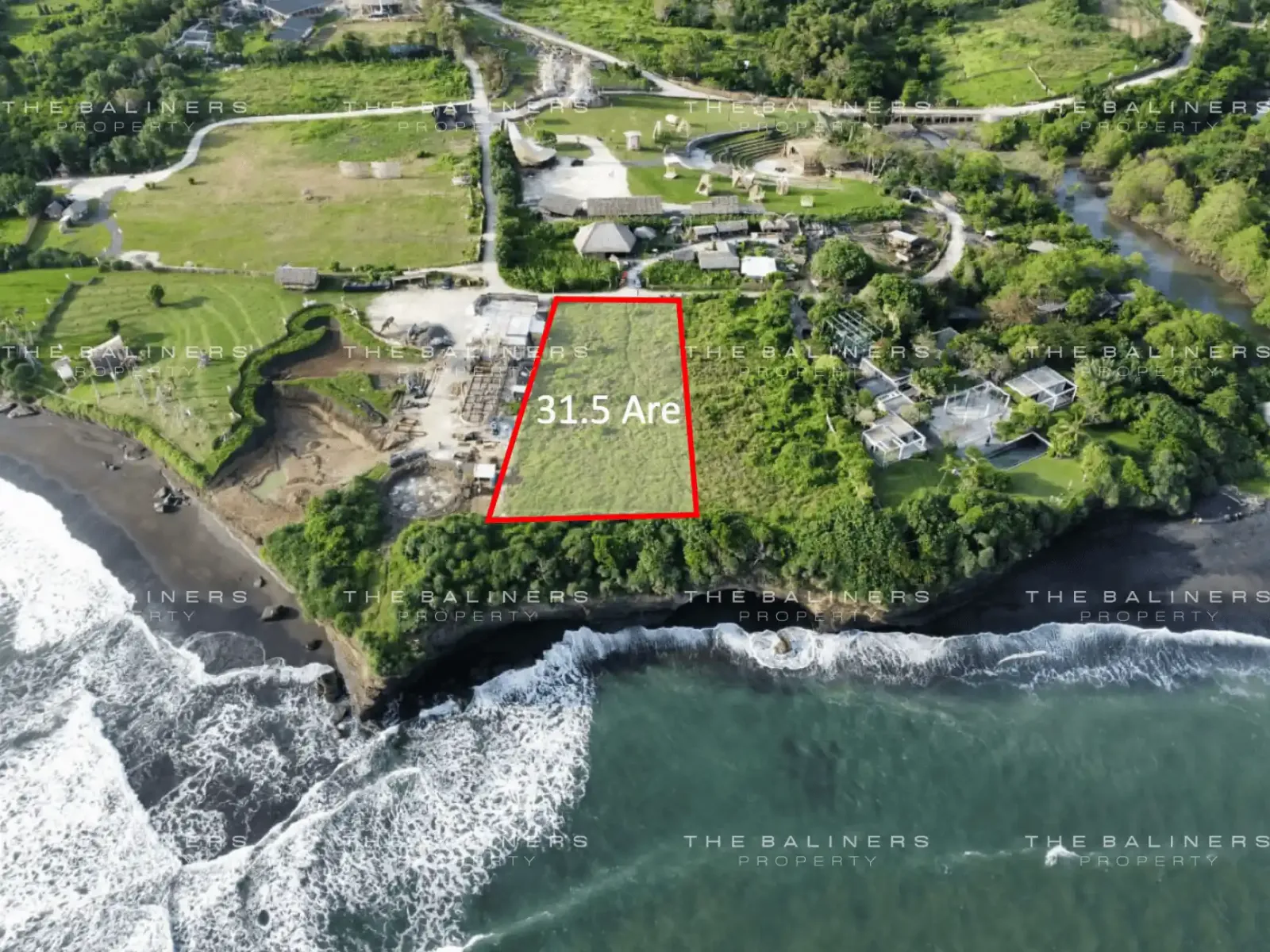EXTREMELY RARE SMALL BEACHFRONT PLOT!!