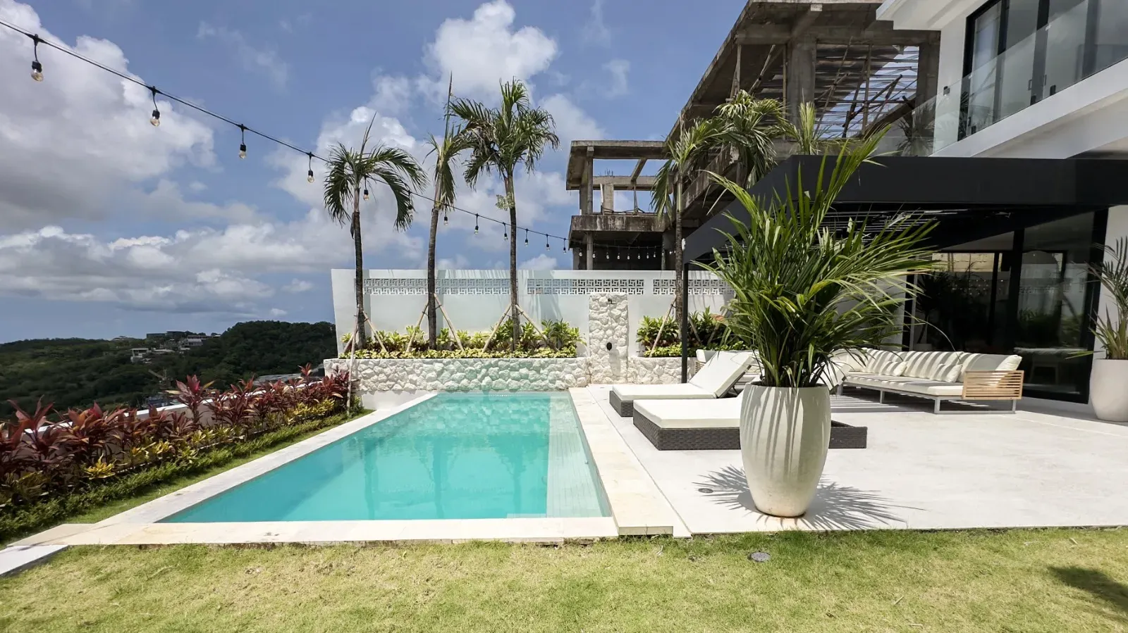 PRICE DROP!!! A HIGH SPEC BINGIN VILLA WITH OCEAN MOUNTAIN VIEWS FROM EVERY BEDROOM