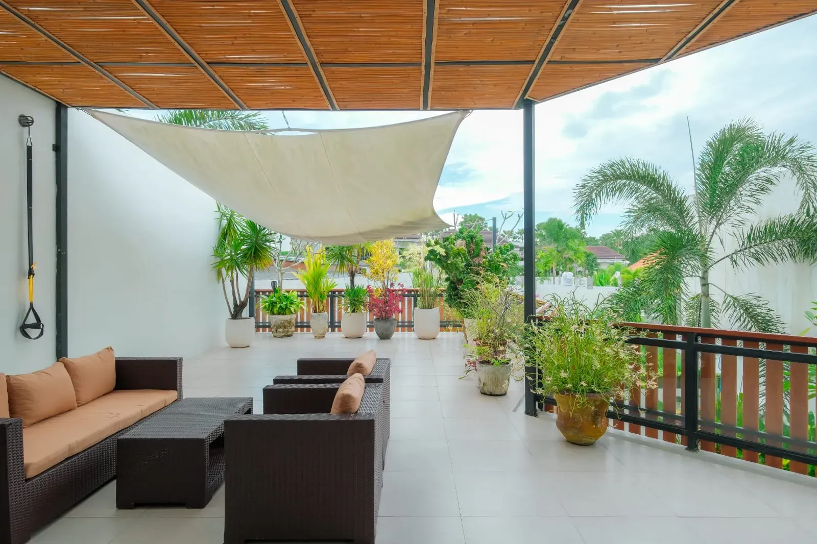 WHERE TIMELESS DESIGN MEETS TROPICAL LIVING